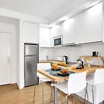 Modern Romana Playa In Marbella, Elviria Διαμέρισμα *