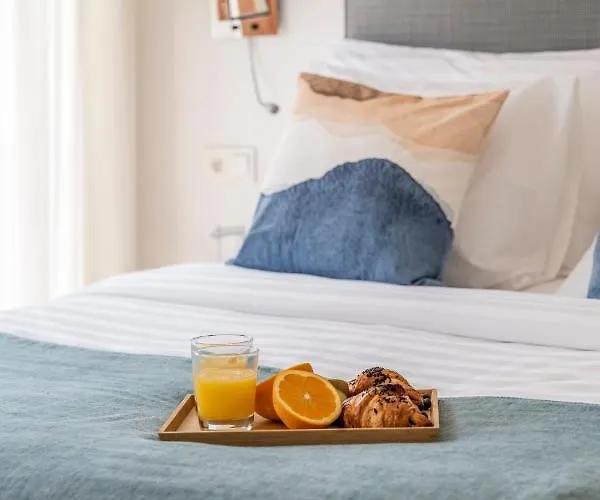 Modern Romana Playa In Marbella, Elviria Apartment