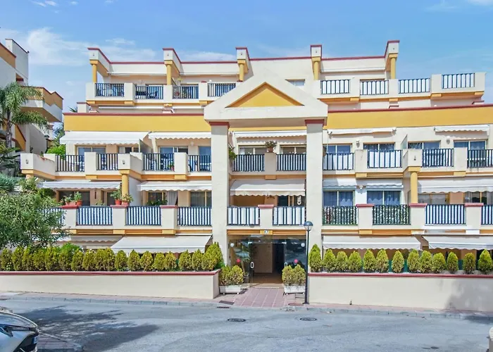 Modern Romana Playa In Marbella, Elviria Apartment