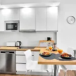 Апартаменты Modern Romana Playa In Marbella, Elviria Марбелья