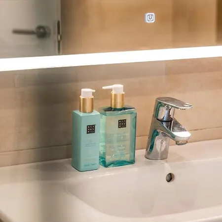 Modern Romana Playa In Marbella, Elviria Διαμέρισμα *